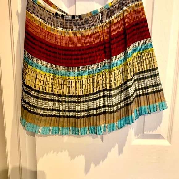 Cute pleated summer skirt - Picture 1 of 3